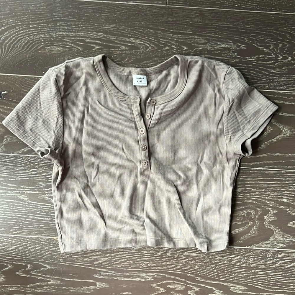 Sunday best crop tee